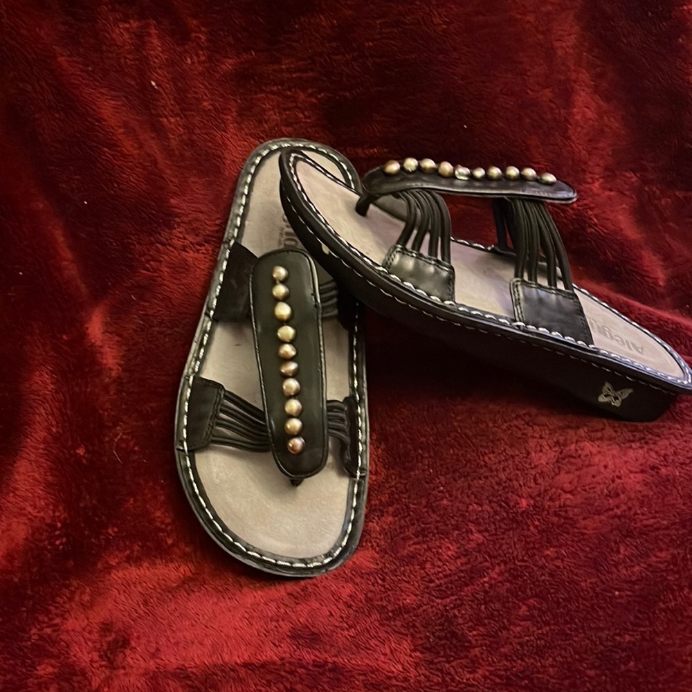 Alegria Black Leather Thong Sandal Size 40 NWOT. No box.
